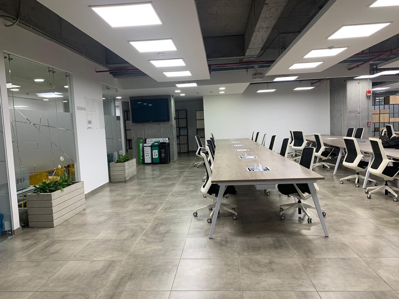 Proyecto Parque Santander – mobiliario interior instalado en la zona de oficinas.